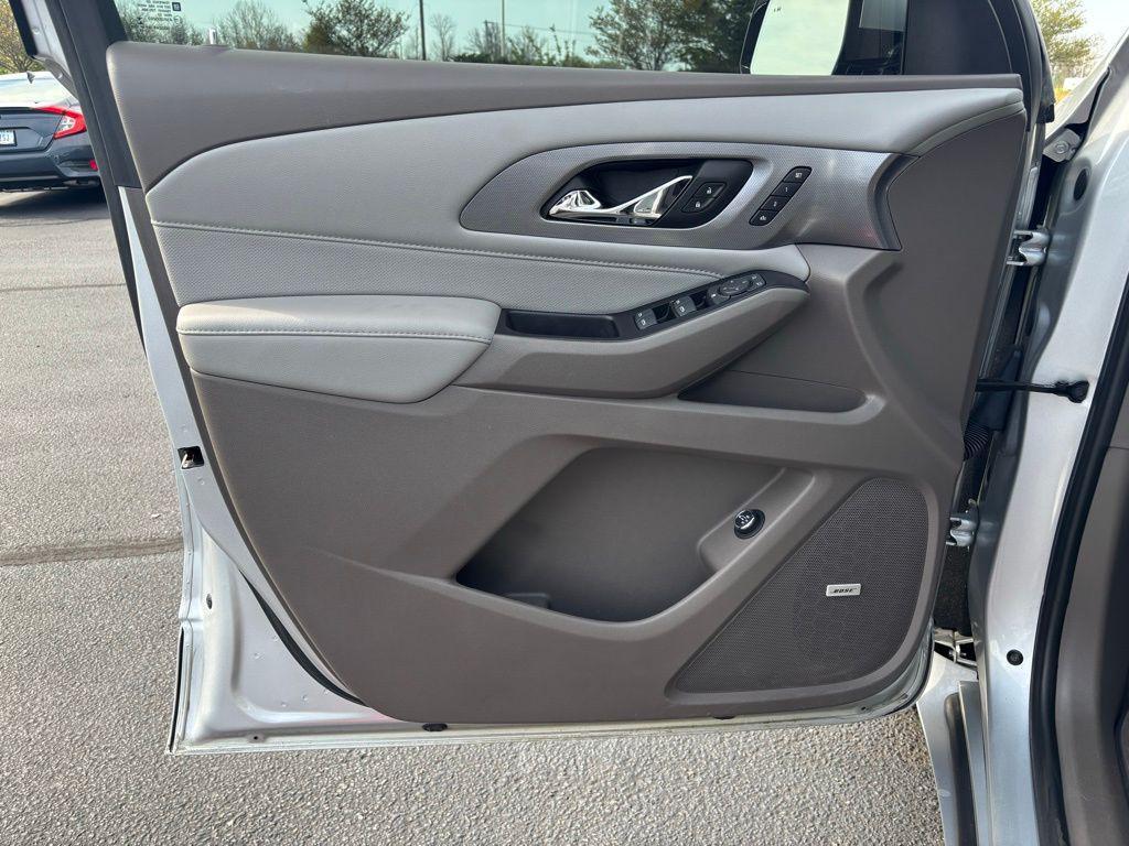 used 2019 Chevrolet Traverse car, priced at $22,397