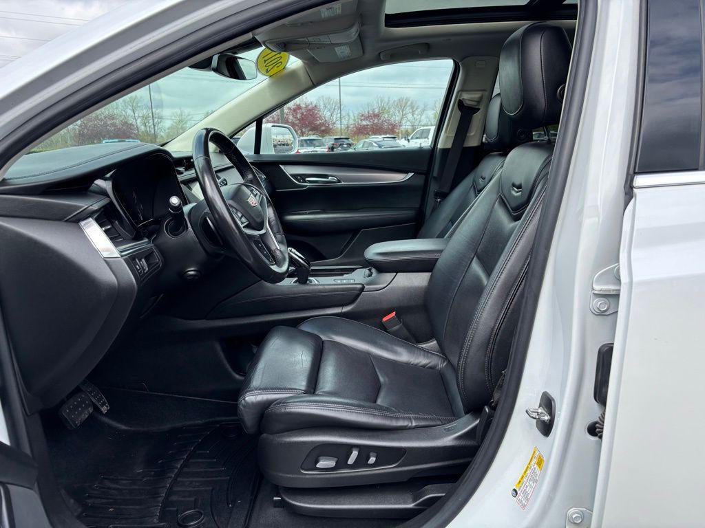 used 2017 Cadillac XT5 car, priced at $14,251
