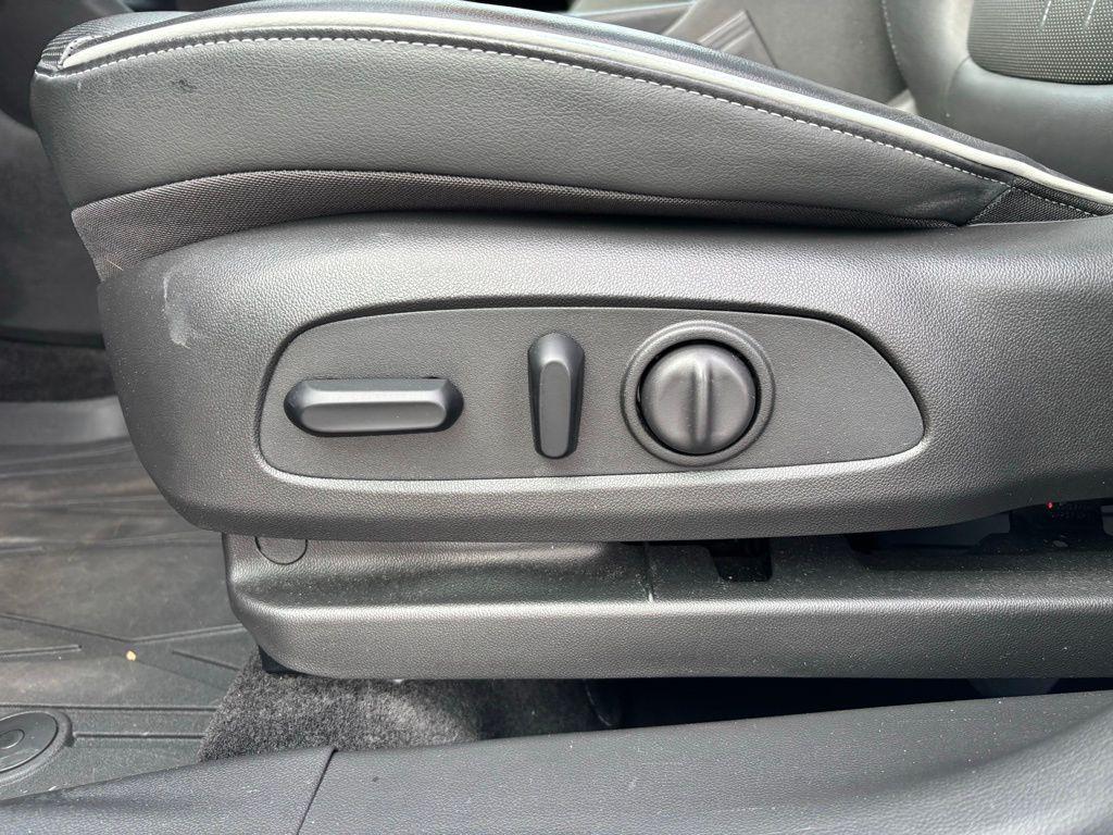 used 2024 Buick Encore GX car, priced at $25,791