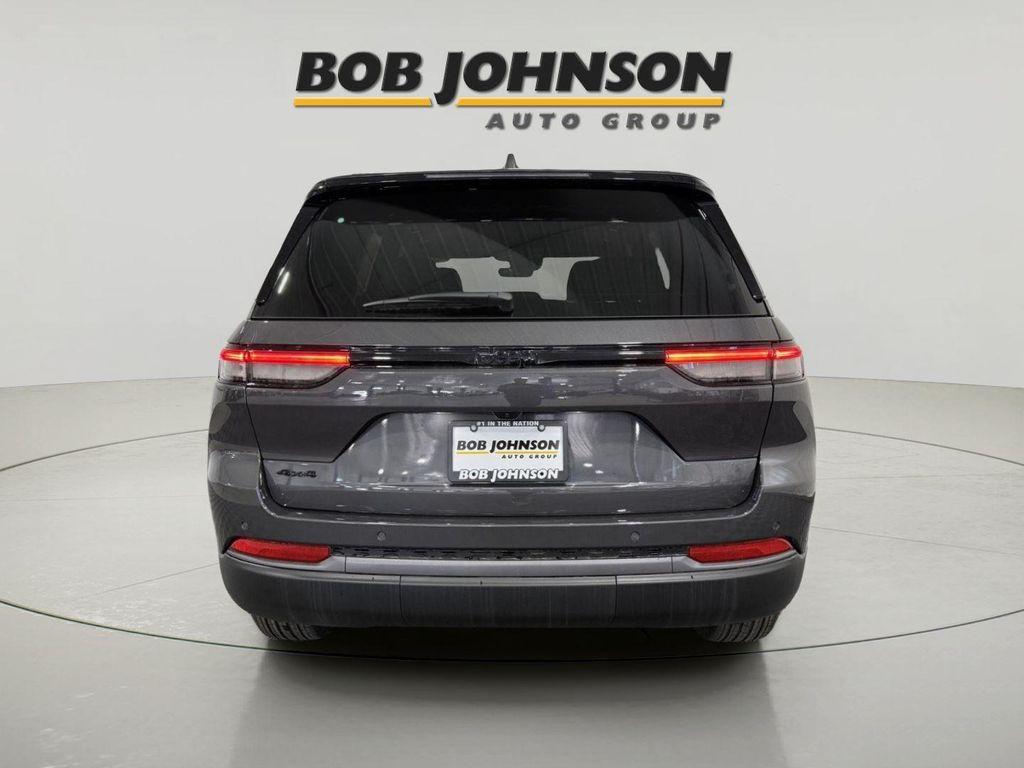 new 2026 Jeep Grand Cherokee car, priced at $47,425