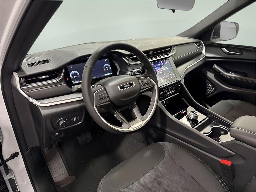 new 2025 Jeep Grand Cherokee car, priced at $38,451