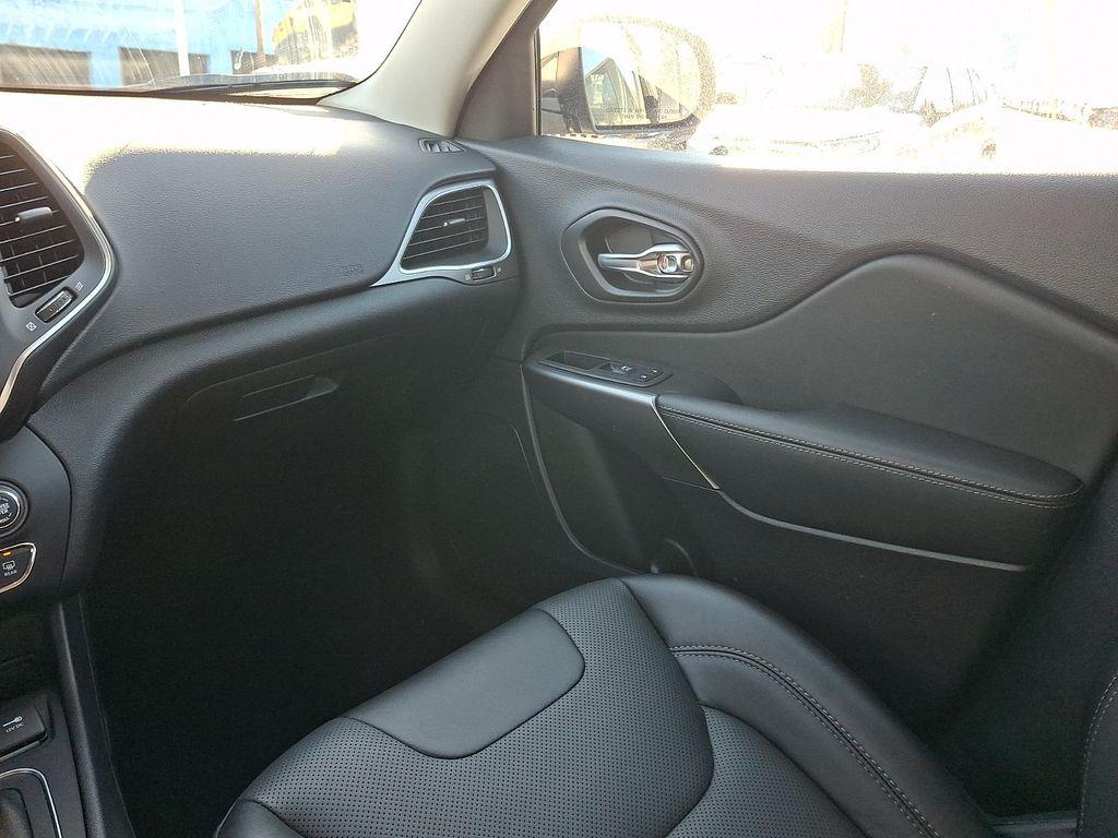 used 2022 Jeep Cherokee car, priced at $25,813