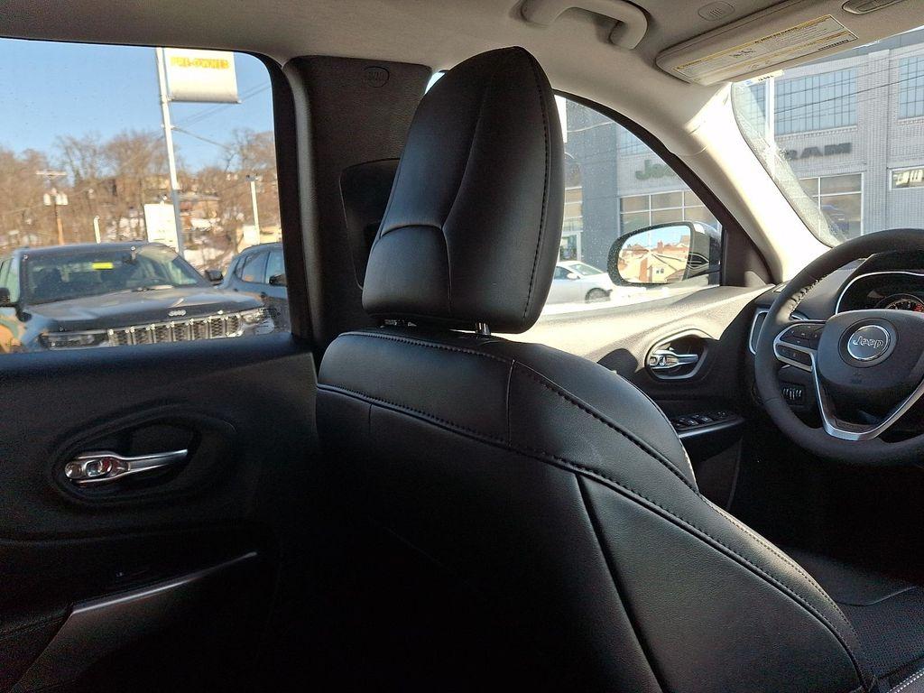 used 2022 Jeep Cherokee car, priced at $25,813