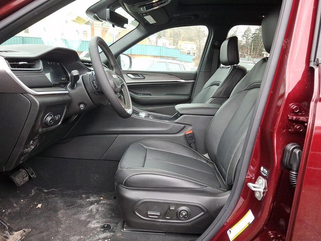 new 2026 Jeep Grand Cherokee car, priced at $54,730