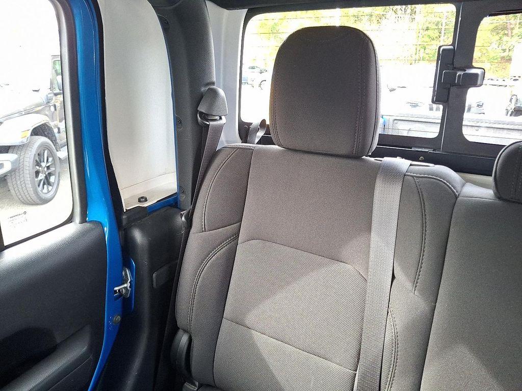 used 2022 Jeep Gladiator car, priced at $29,778