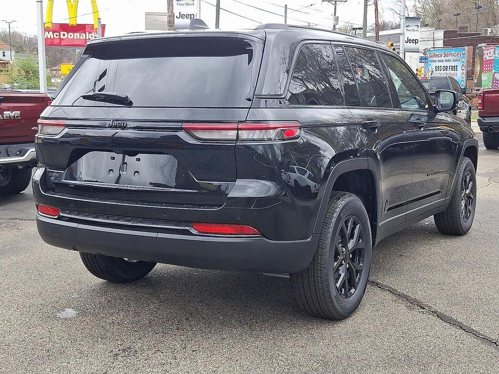 new 2025 Jeep Grand Cherokee car, priced at $47,330