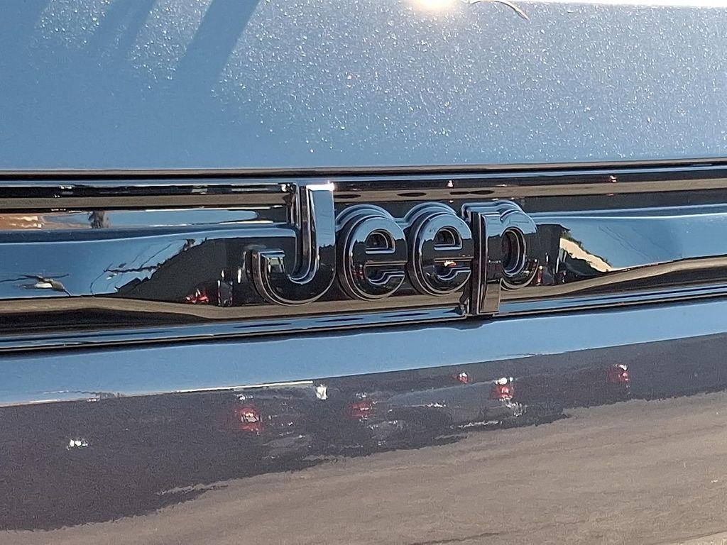 new 2025 Jeep Grand Cherokee car, priced at $49,795