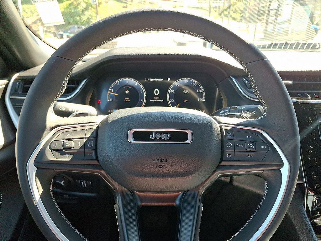 new 2025 Jeep Grand Cherokee car, priced at $49,795