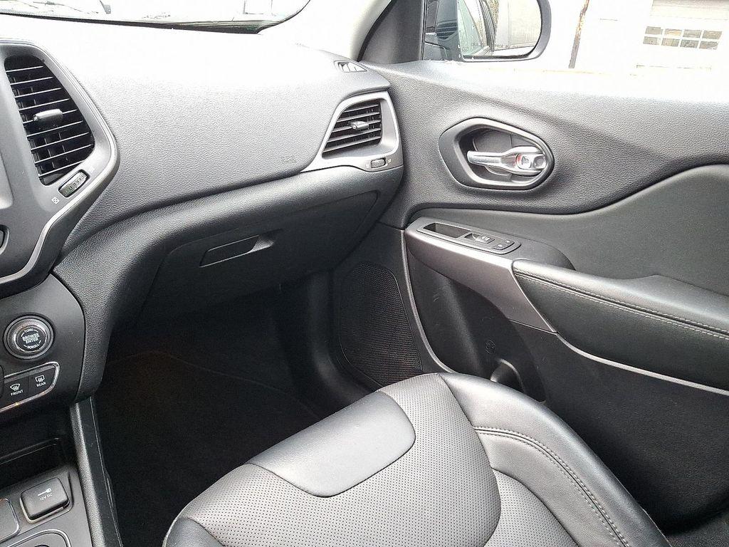 used 2022 Jeep Cherokee car, priced at $25,885