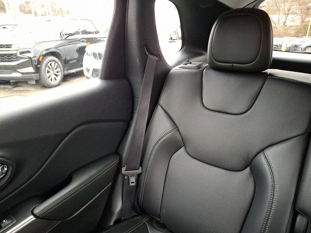 used 2022 Jeep Cherokee car, priced at $25,885