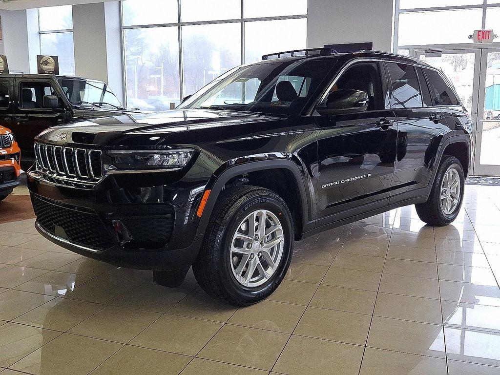 new 2025 Jeep Grand Cherokee car, priced at $42,975