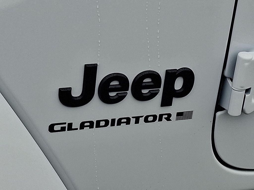 new 2026 Jeep Gladiator car, priced at $49,260