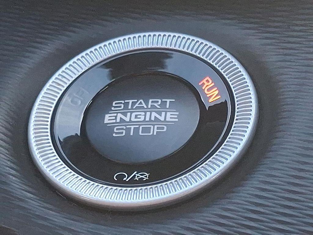 new 2025 Jeep Grand Cherokee car, priced at $44,170