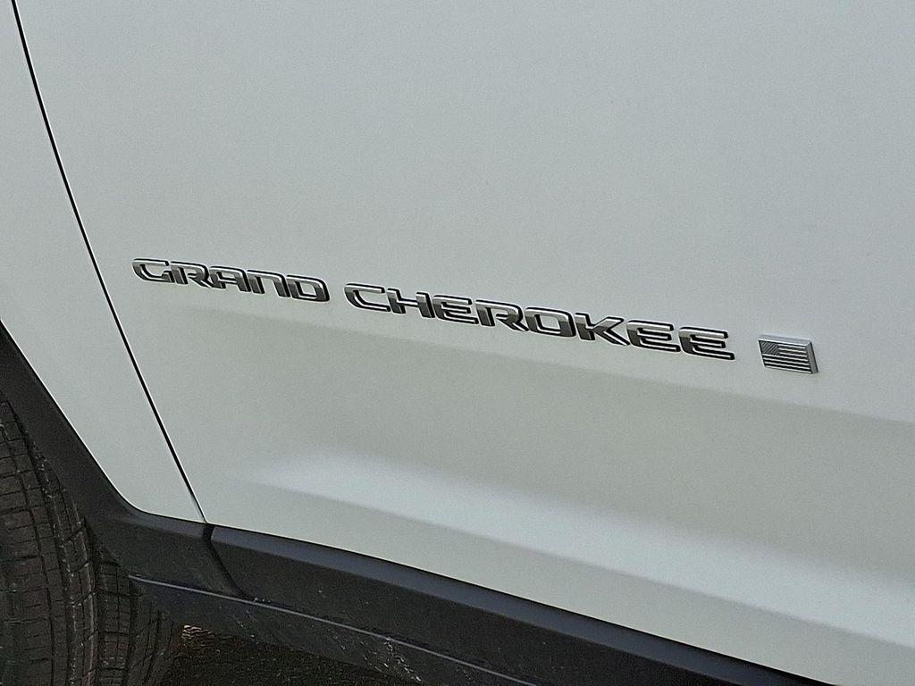 new 2025 Jeep Grand Cherokee car, priced at $42,380