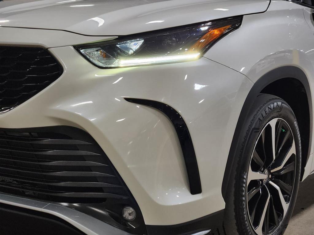 used 2021 Toyota Highlander car, priced at $33,266