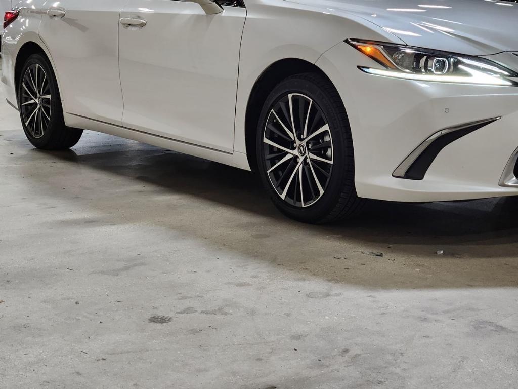 used 2024 Lexus ES 350 car, priced at $39,275