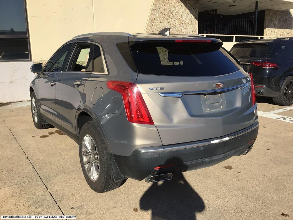 used 2017 Cadillac XT5 car, priced at $14,031
