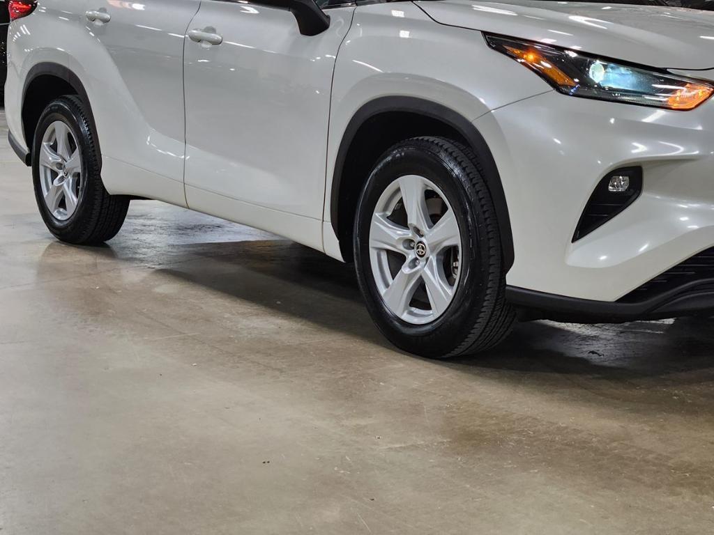used 2021 Toyota Highlander car, priced at $28,377