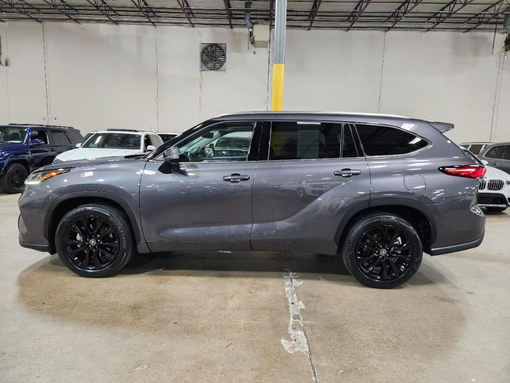 used 2021 Toyota Highlander car, priced at $35,802