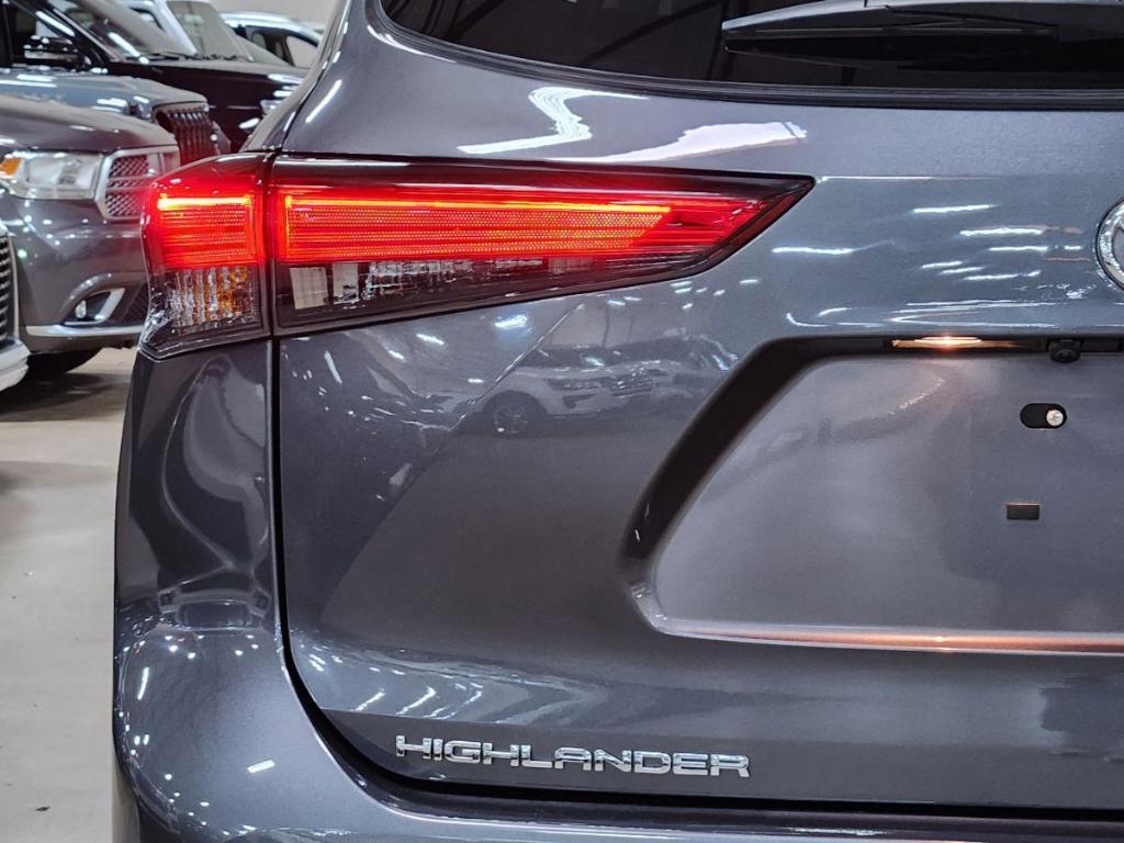 used 2021 Toyota Highlander car, priced at $35,802