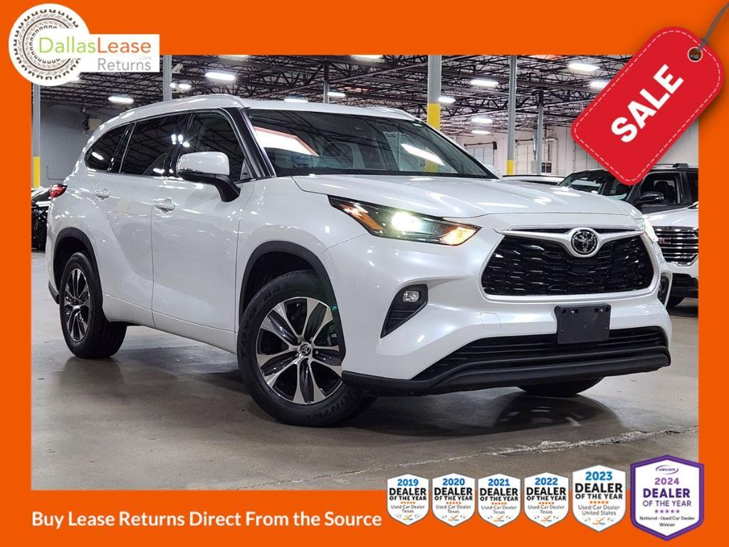 used 2022 Toyota Highlander car, priced at $29,687