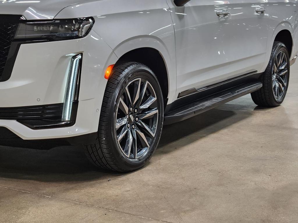 used 2021 Cadillac Escalade ESV car, priced at $53,288