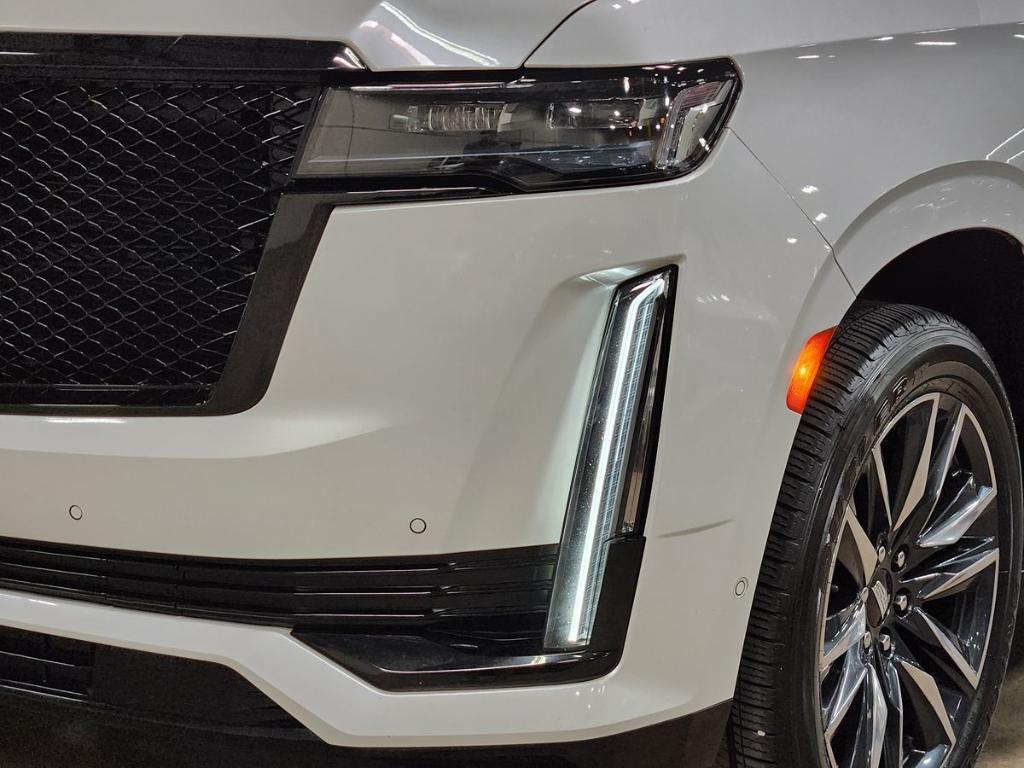 used 2021 Cadillac Escalade ESV car, priced at $53,288