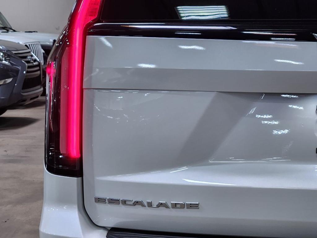 used 2021 Cadillac Escalade ESV car, priced at $53,288
