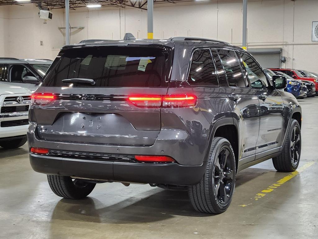 used 2024 Jeep Grand Cherokee car, priced at $35,239