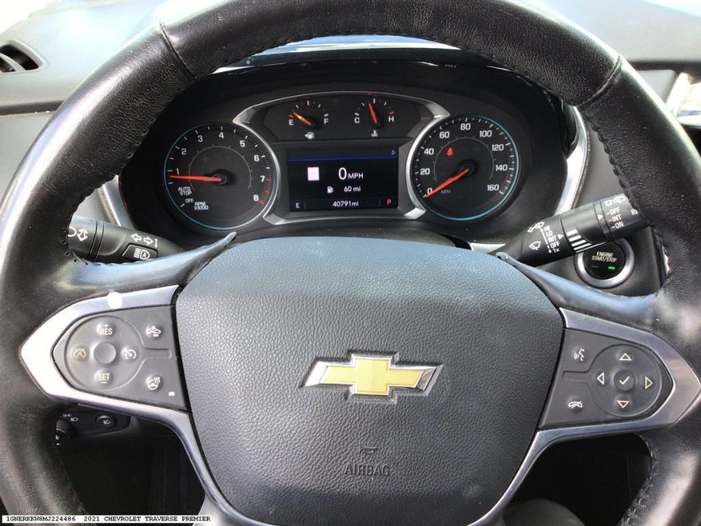 used 2021 Chevrolet Traverse car, priced at $32,988