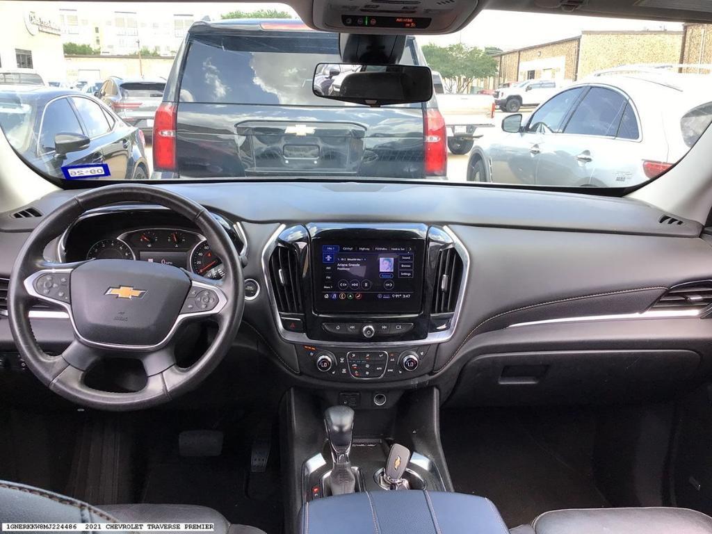 used 2021 Chevrolet Traverse car, priced at $32,988