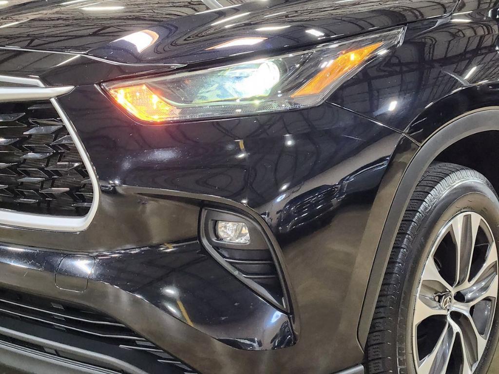 used 2022 Toyota Highlander car, priced at $33,461