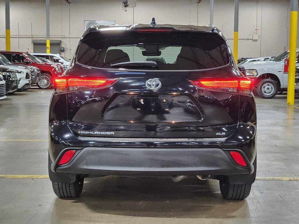 used 2022 Toyota Highlander car, priced at $32,187