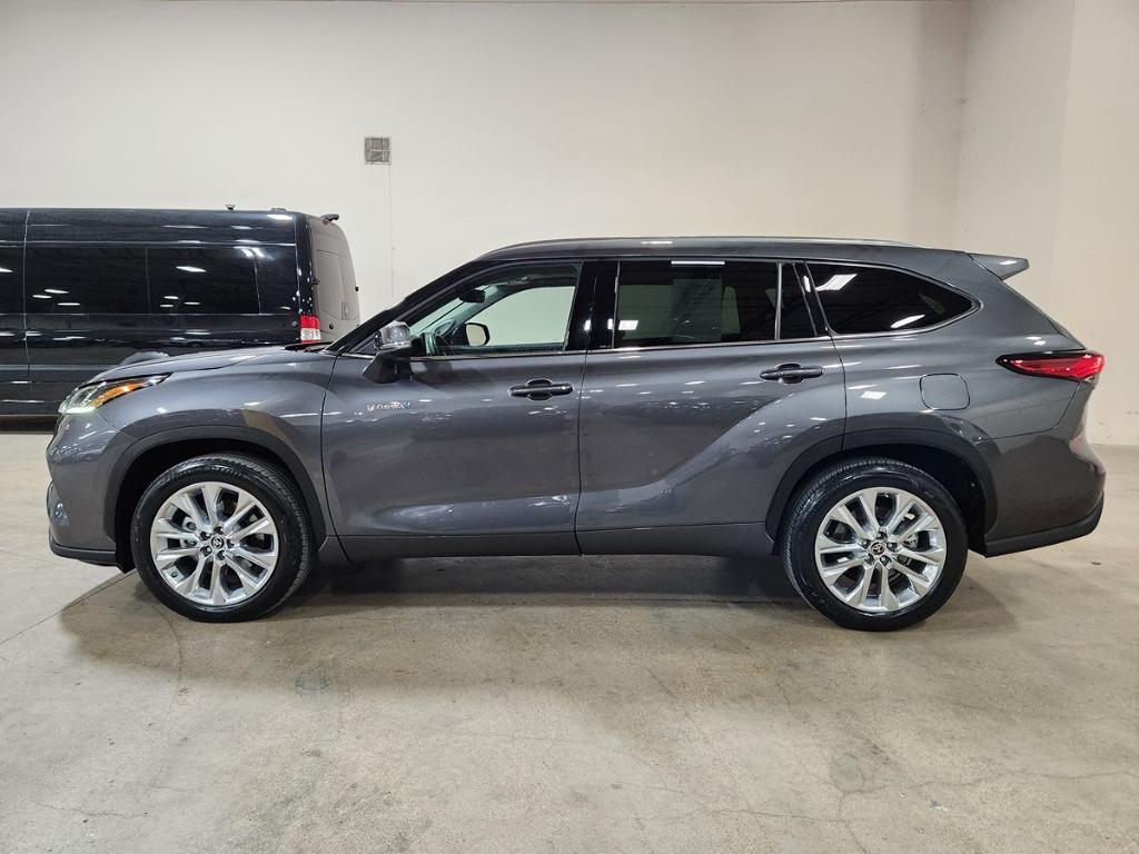 used 2021 Toyota Highlander Hybrid car, priced at $38,852
