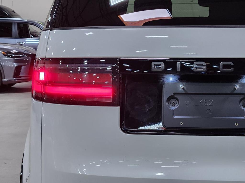 used 2024 Land Rover Discovery car, priced at $44,832