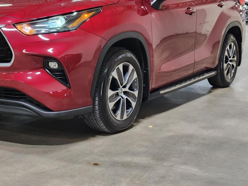 used 2022 Toyota Highlander car, priced at $32,711