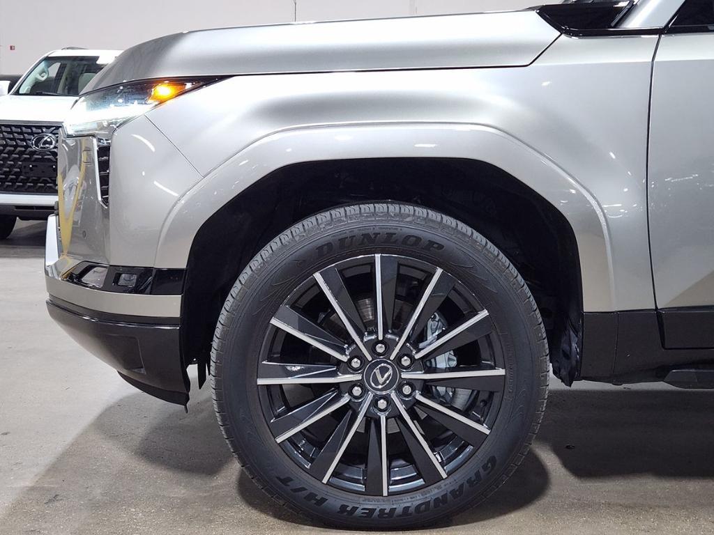 used 2025 Lexus GX 550 car, priced at $95,545