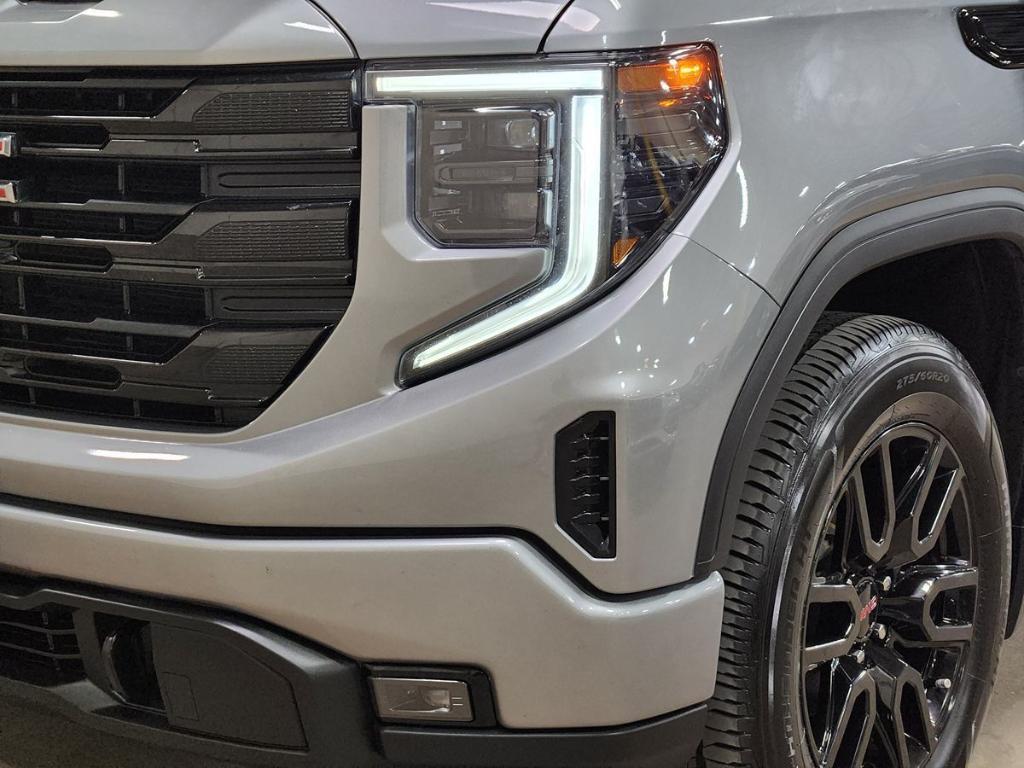 used 2023 GMC Sierra 1500 car, priced at $35,212
