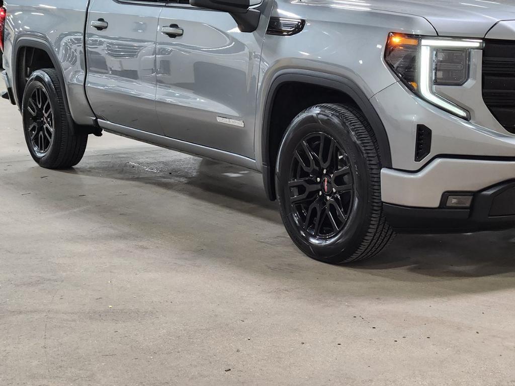 used 2023 GMC Sierra 1500 car, priced at $35,212