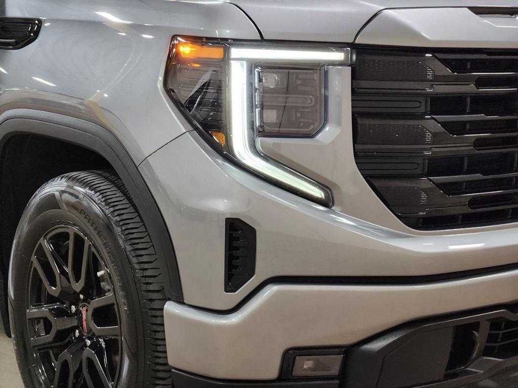 used 2023 GMC Sierra 1500 car, priced at $35,212