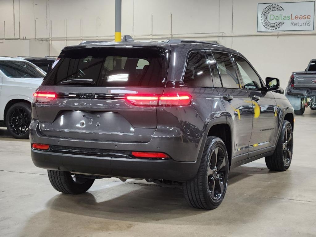 used 2023 Jeep Grand Cherokee car, priced at $29,884