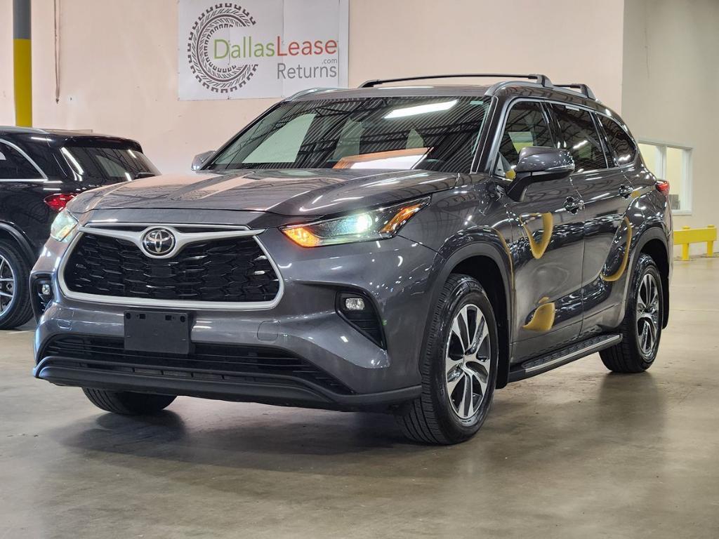 used 2021 Toyota Highlander car, priced at $24,885