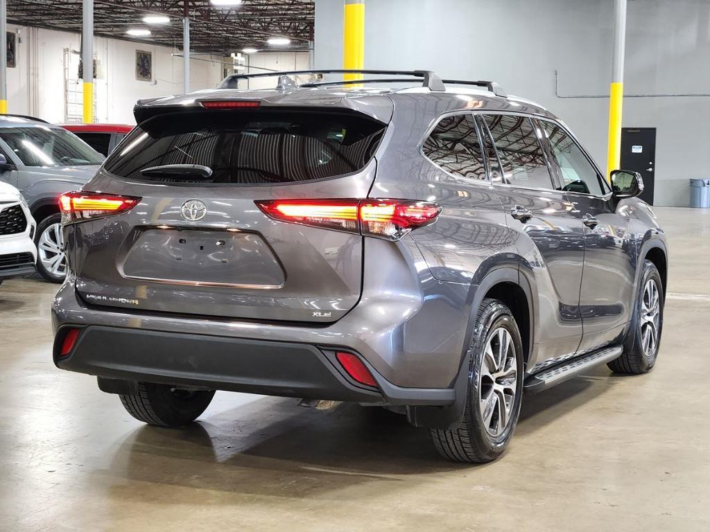 used 2021 Toyota Highlander car, priced at $24,885