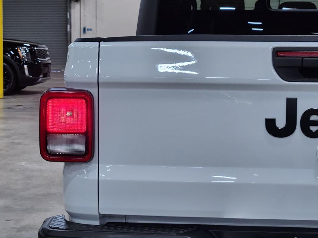 used 2021 Jeep Gladiator car, priced at $30,589