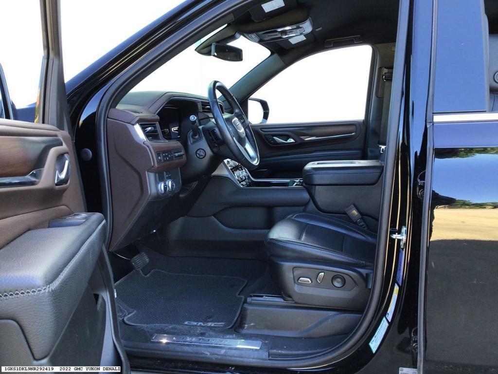used 2022 GMC Yukon car, priced at $52,844