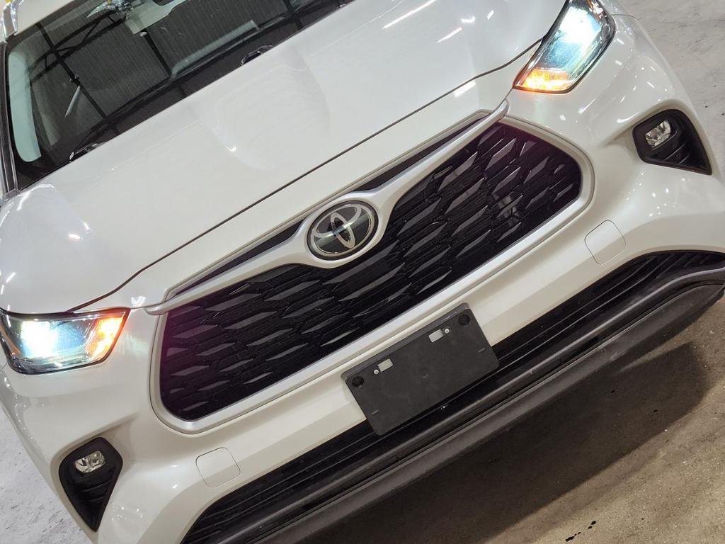used 2021 Toyota Highlander car, priced at $27,811