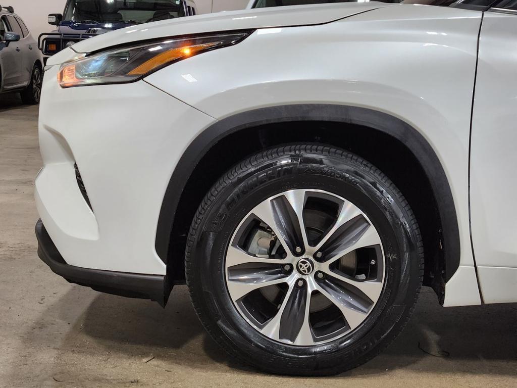 used 2021 Toyota Highlander car, priced at $27,811