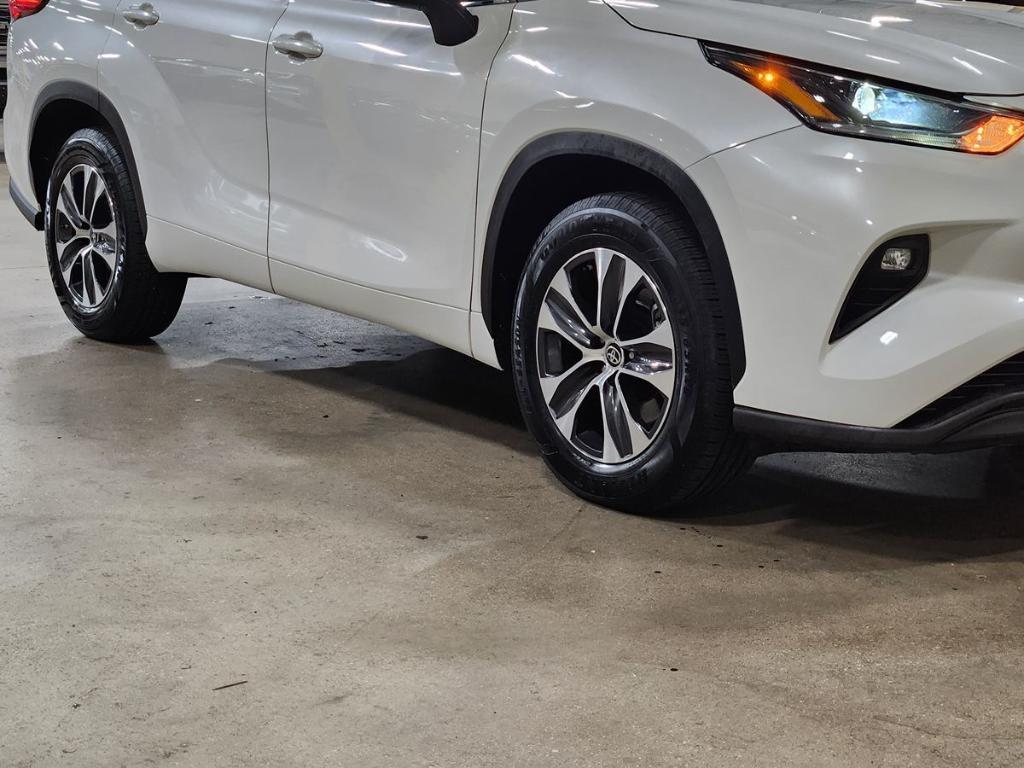 used 2021 Toyota Highlander car, priced at $27,811