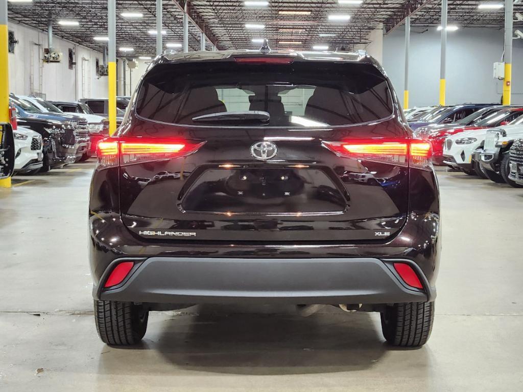 used 2021 Toyota Highlander car, priced at $29,333