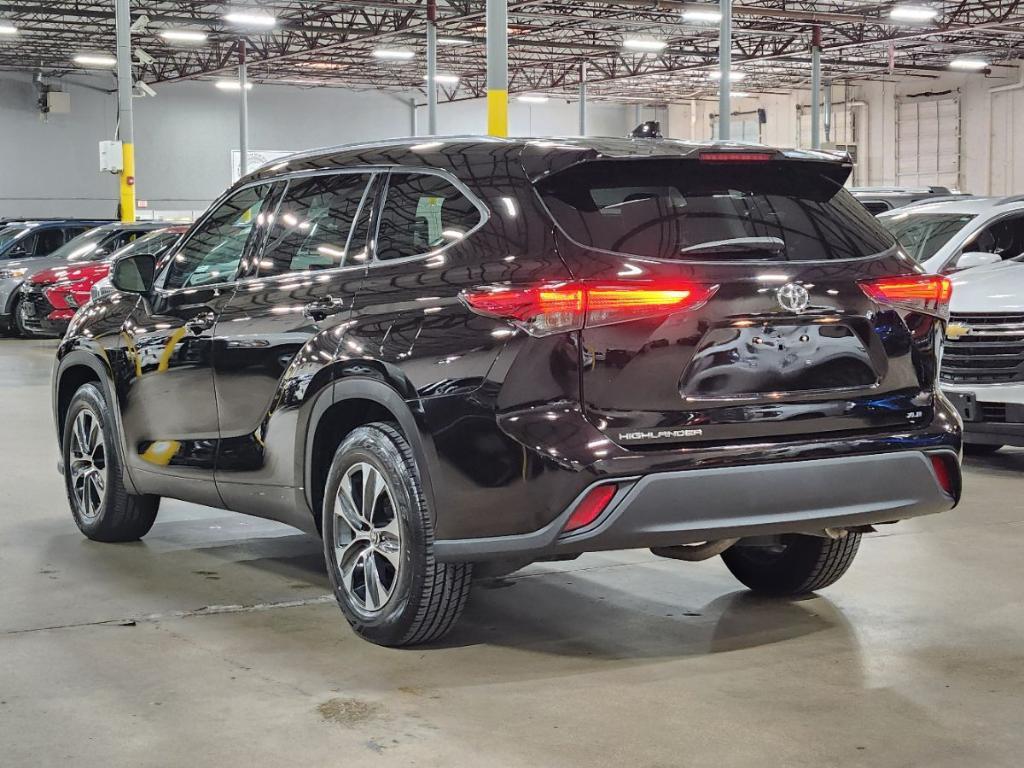 used 2021 Toyota Highlander car, priced at $29,333